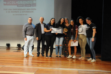 O Centro Acadêmico de Física "Prof. João Vasconcellos Coelho", recebeu no dia 06 de maio de 2019, o Prêmio de Acolhimento aos Calouros 2019/1.